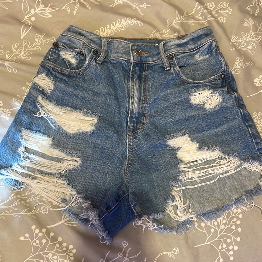 American Eagle Highest Rise 90’s boyfriend shorts